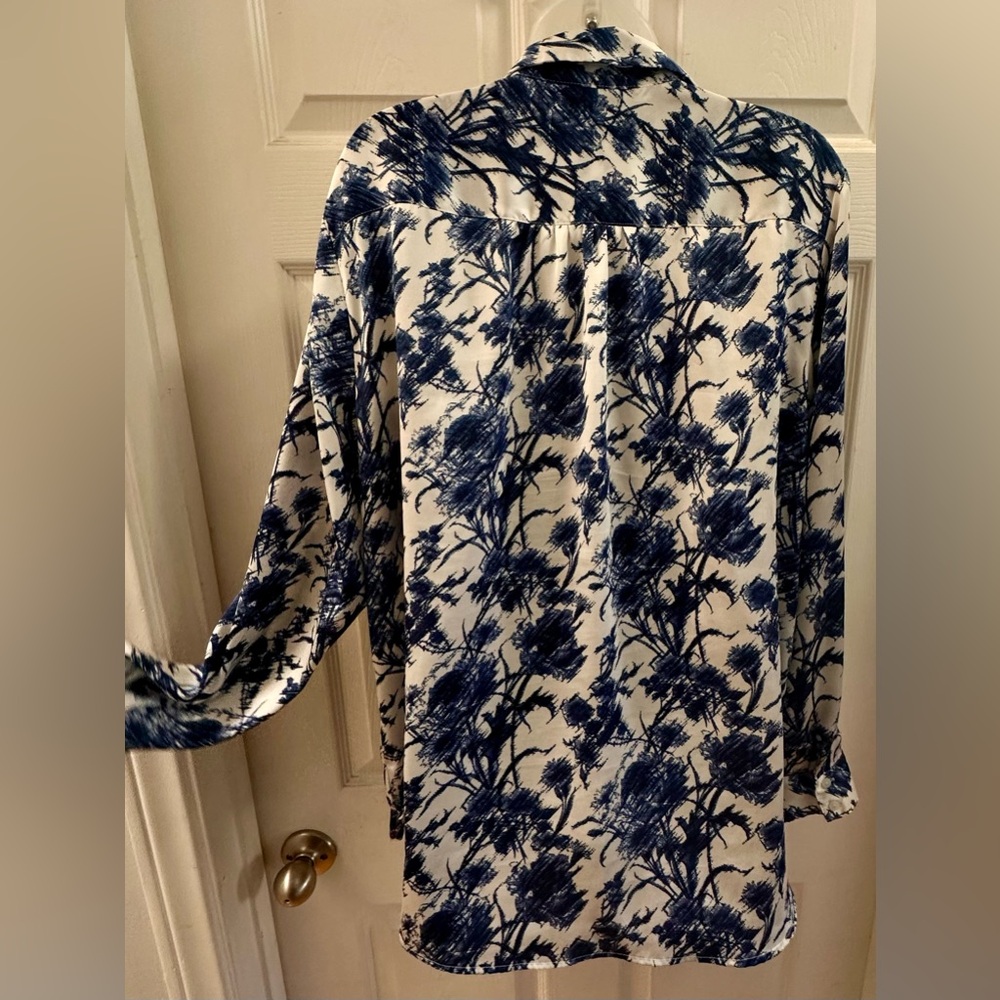 Lovely & Light Weight INC Shimmery Blue Print Button-Front Blouse Sz XL - Picture 2 of 7